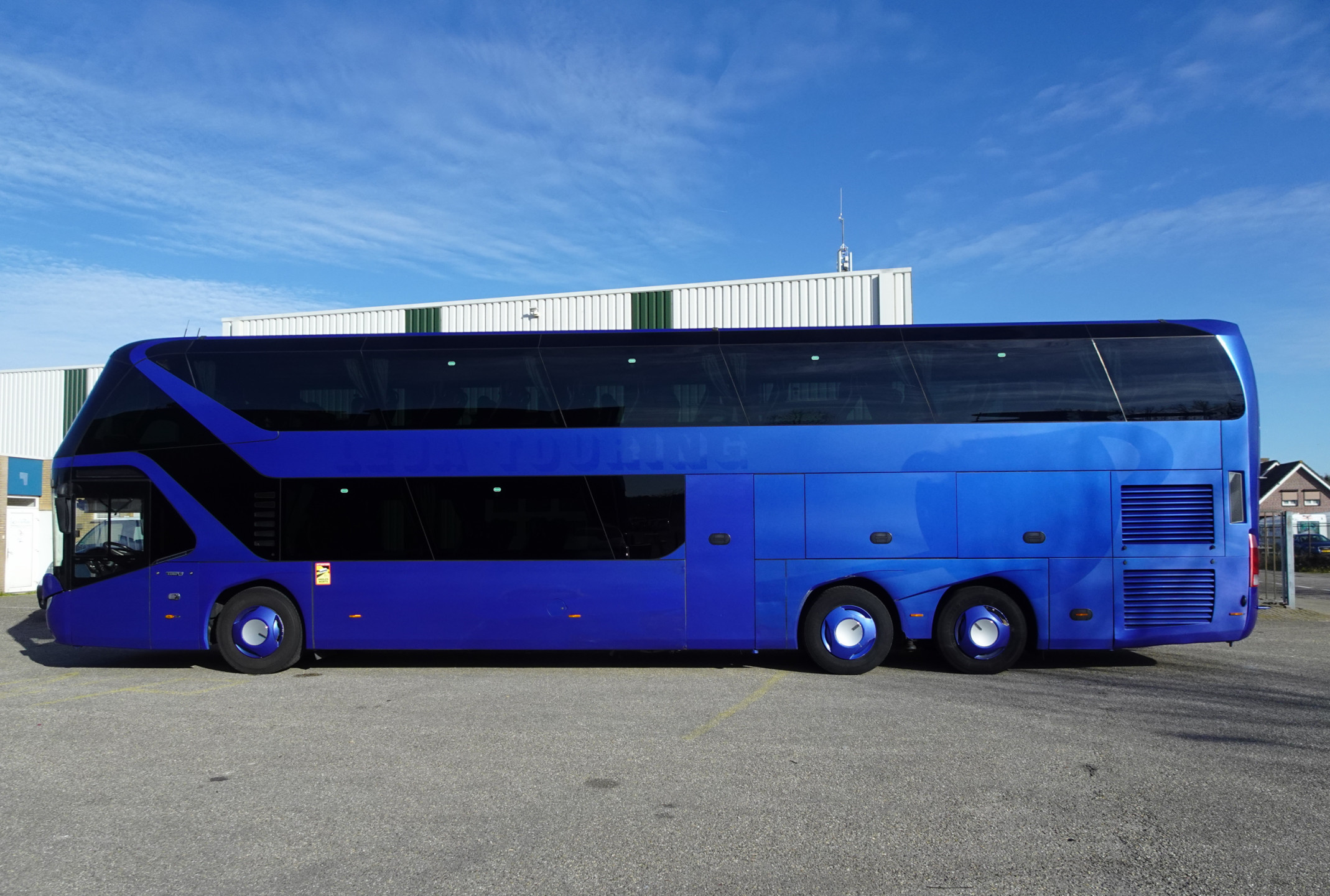 Neoplan Skyliner bus